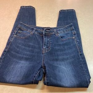 Morph Pillow Cotton/Polyester/Spandex Jeans Midwash Skinny Leg.